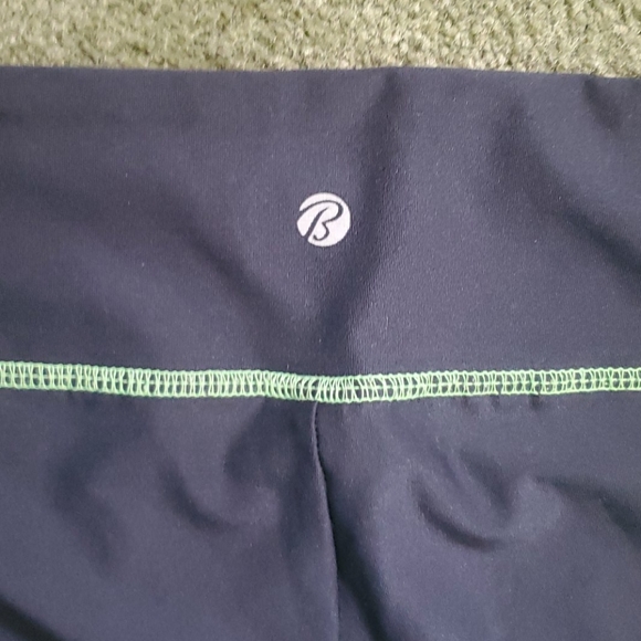 Cropped Color Block Leggins - Picture 3 of 4